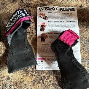 Versa Gripps Pro Lifting Straps - Black and Pink